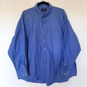 Button down long sleeved dress shirt in blue EUC